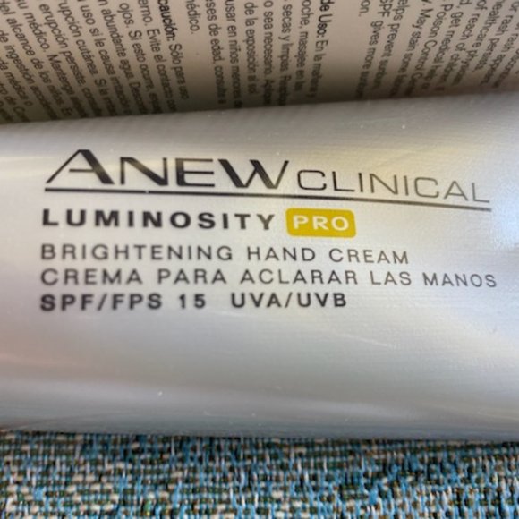 NWT * Avon ANEW Clinical LUMINOSITY Brightening HAND CREAM * SPF 15 *full 2.6 ox - Picture 3 of 6